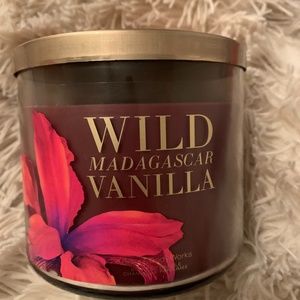 wild madagascar vanilla candle